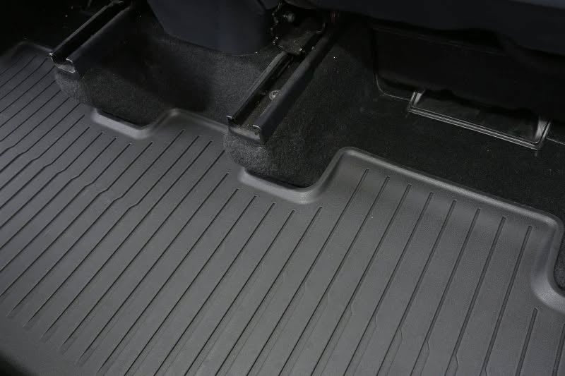 Bagsædemåtte monteret i Tesla Model Y