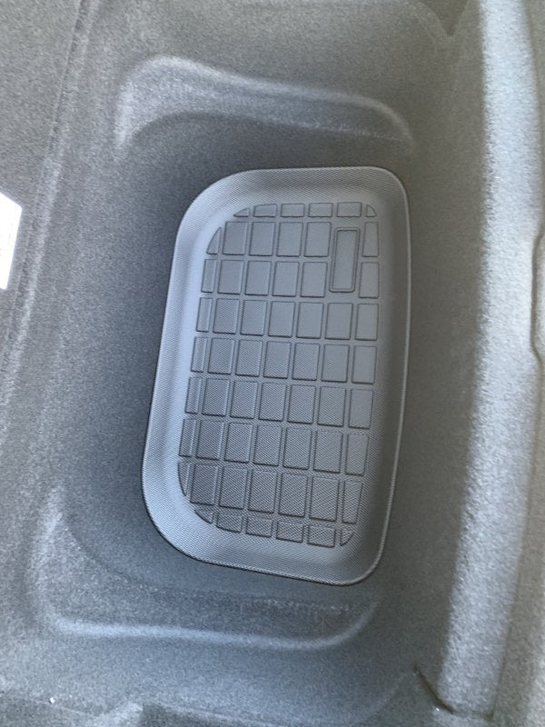 Seks måtter til kabine og bagagerum i Tesla Model Y